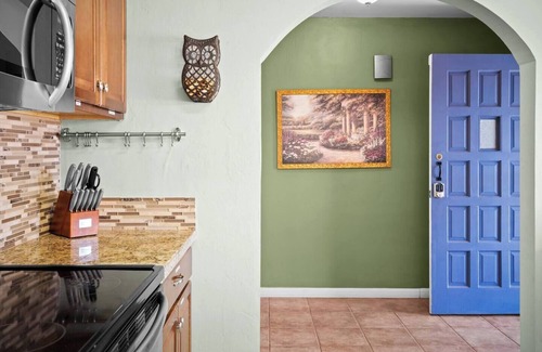 Tucson House | Mountain Views | Rainwater Garden | Dog Friendly | Central Location