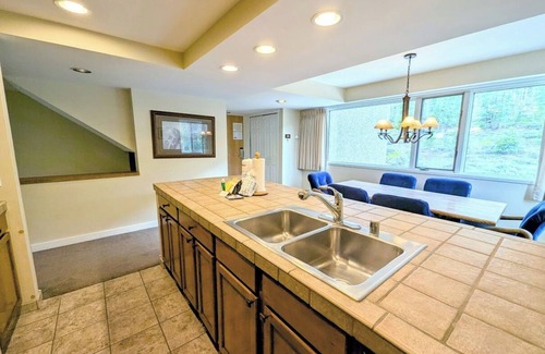 Keystone Condo | Mountain views, spacious, trails, shared hot tub
