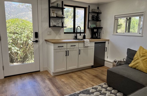Montecito Apartment | Mountain Views/Studio in Montecito. 7-10 min to beach or downtown SB