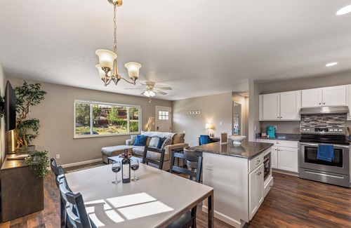Colorado Springs Apartment | Mountain Views, Modern Comfort: Your Cozy Getaway in Colorado Springs