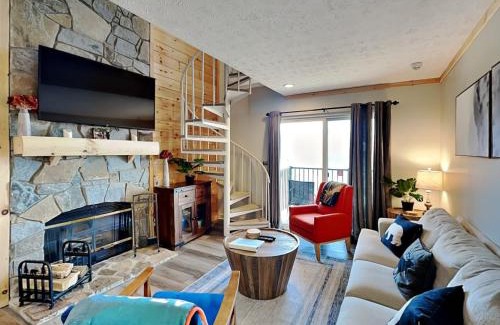 Gatlinburg - Pigeon Forge Apartment | Mountain Vista - Deer Ridge Mountain Resort E303