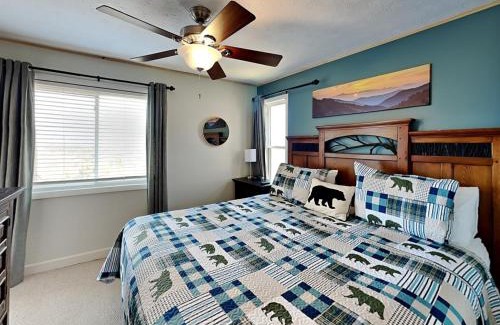 Gatlinburg - Pigeon Forge Apartment | Mountain Vista - Deer Ridge Mountain Resort E303