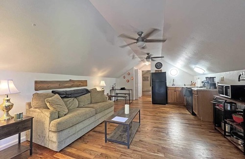 Bryson City Apartment | Mountain Vista Efficiency Style Apartment