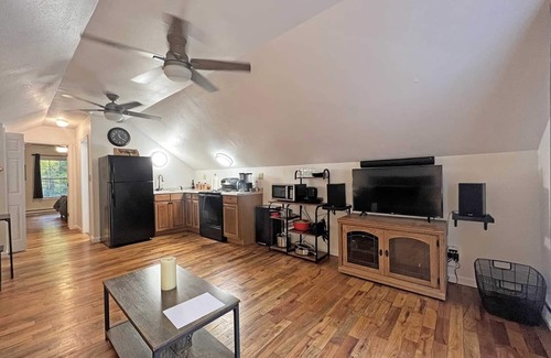 Bryson City Apartment | Mountain Vista Efficiency Style Apartment