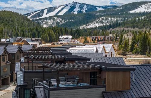 Winter Park Ski Chalet | Mountain Wellness Retreat: Rejuvenate in Luxury