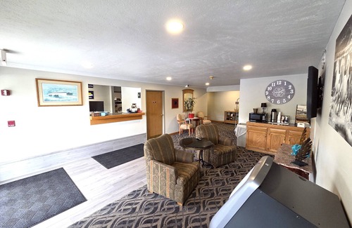 Philippi Hotel | Mountaineer Inn