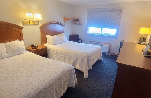 Philippi Hotel | Mountaineer Inn