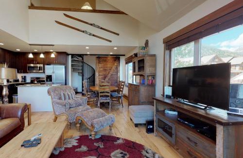 Frisco Apartment | Mountains & Main Street