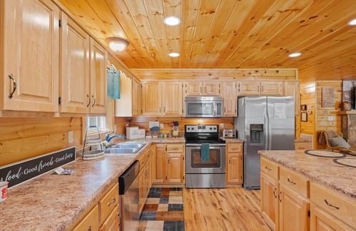 Stanley Cabin | Mountains & Privacy: Perfect for Couples/Sm Groups