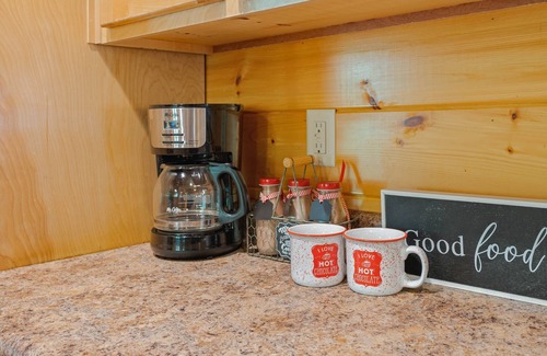 Stanley Cabin | Mountains & Privacy: Perfect for Couples/Sm Groups