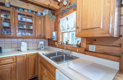 McHenry Cottage | Mountains View
