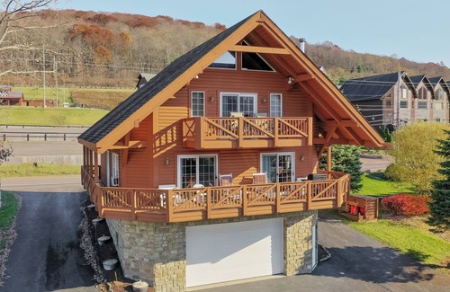 McHenry Cottage | Mountains View