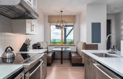 Ludlow Condo | Mountainside 1-BR Ski-In/Out Okemo Retreat