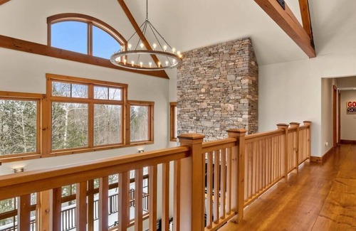 Ludlow House | Mountainside 5-BR Ski-In/Out Okemo Estate