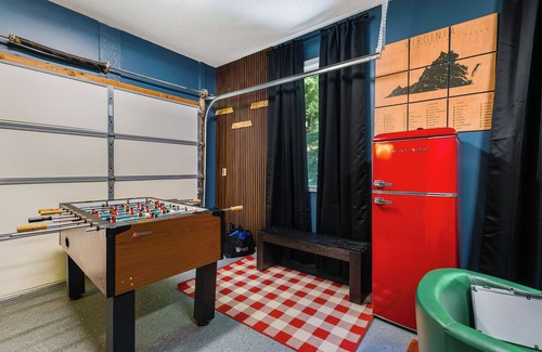Massanutten House | Mountainside Estate- 2 Min to Slopes-Family Fun!