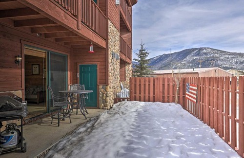 Grand Lake Apartment | Mountainside Grand Lake Condo with Patio!