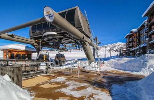 Steamboat Springs Apartment | Mountainside Haven