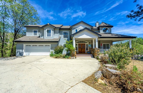 Cascadel Woods House | Mountainside home, dog-friendly, fireplace, washer/dryer & WiFi