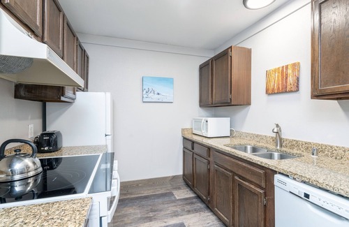 Telluride Condo | Mountainside Inn 313 1 Bedroom Condo by Alpine Lodging Telluride