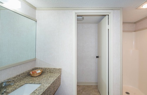 Telluride Hotel | Mountainside Inn Hotel Room With Kitchenette