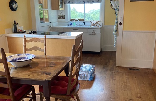 Wilson Creek House | Mountaintop Cottage at near 3500 ft, close to Grayson Highlands & the New River