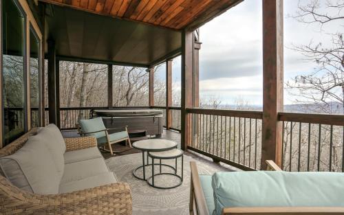 Big Canoe House | MountainView - Luxury VIEWS Pool Table Hot Tub Gourmet Kitchen