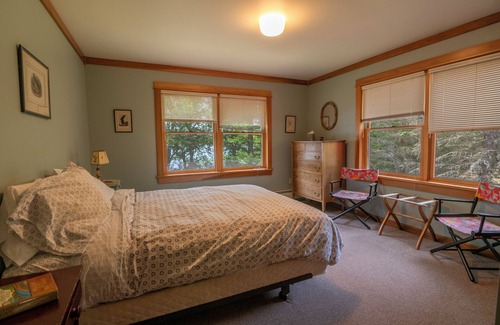 Saranac Lake Cabin | Mouse House: Pet & Family-Friendly Lakefront Camp