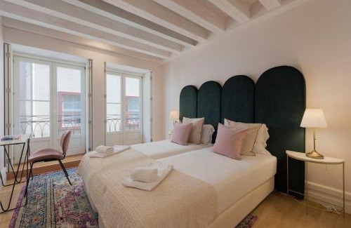 Centro / Baixa Apartment | Mouzinho Luxury 3BR Flat l 5 min Walk to Ribeira by Lovelystay