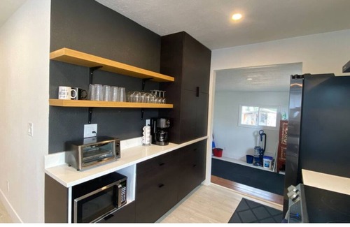Glendale Apartment | Movie Lovers Escape Near Airport & Downtown