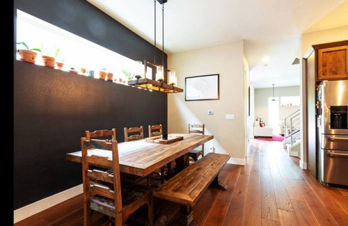Sloan Lake House | ★ Movie Theater ★ Fire Pit ★ Outdoor Space! ★