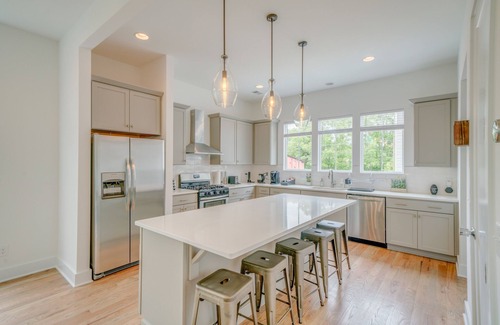 Talbot's Corner House | Movie Theater & Rooftop Luxury 3BR, 3.5BA Home with Nashville skyline view