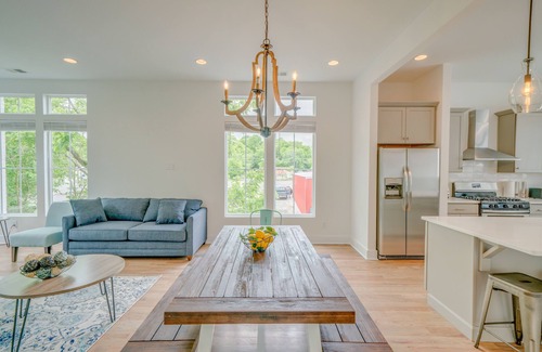 Talbot's Corner House | Movie Theater & Rooftop Luxury 3BR, 3.5BA Home with Nashville skyline view
