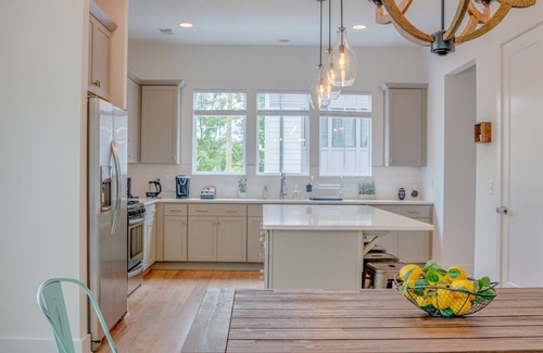 Talbot's Corner House | Movie Theater & Rooftop Luxury 3BR, 3.5BA Home with Nashville skyline view