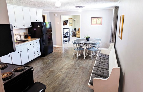 Murfreesboro Apartment | Movin' On Up [stairs] in the 'Boro! 30 Miles from Music City [Nashville]!