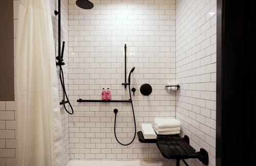 City Center Hotel | Moxy Richmond Downtown