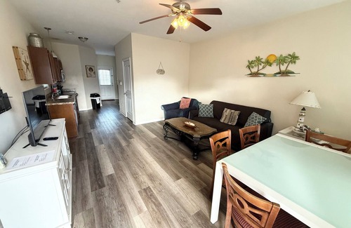 Myrtle Beach Cottage | MRV28, 2-Bedroom Cottage, 2 Blocks To Beach! Pool Front, Free WIFI