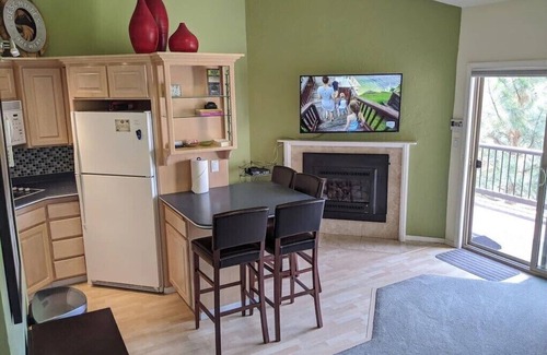 Century West Condo | Mt Bachelor Village Resort Top Floor 1BR + Loft 2 Qn Beds 1.5 Bths Cozy & Quiet!