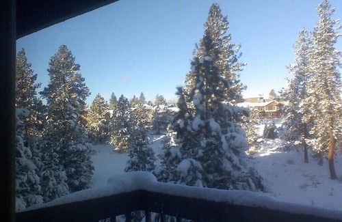Century West Condo | Mt Bachelor Village Resort Top Floor 1BR + Loft 2 Qn Beds 1.5 Bths Cozy & Quiet!