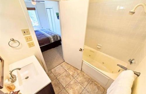 West Dover Apartment | Mt Snow Condo with Pool Mountain Views Half Mile to Mtn