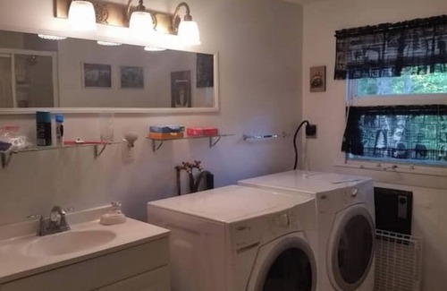 West Dover House | Mt. Snow rental- 5 Br/2.5 bth monthly rental avail 12/30/2024-1/31/2025
