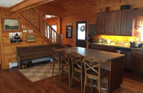 West Dover House | Mt. Snow Vermont SkiHouse - 0.5 miles from Slopes