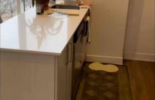 Quartier des Spectacles House | MTL downtown sanctuary. nUrban safe place, perfect for couples & solo travelers.