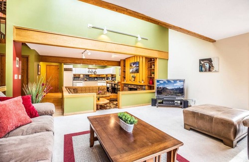 Sandy Villa | Mtn. Home-Sauna, Pool Table, Mins to Ski/Hike/Bike