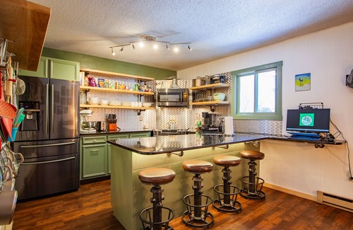 Albrightsville Cabin | Mtn Modern Couples Retreat PetFriendly;FencedYard;Lake;Beach;Pool;JimThorpe;Ski