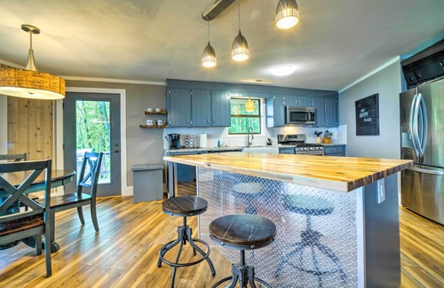 Waynesville House | Mtn Treehouse w/Fire Pit, Breathtaking Views