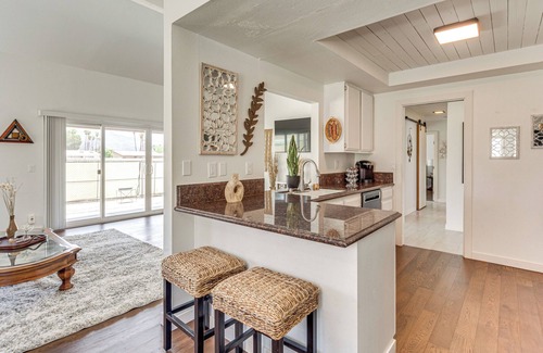 Palm Desert House | Mtn-View Getaway w/Pool: 4 Mi to Dtwn Palm Desert