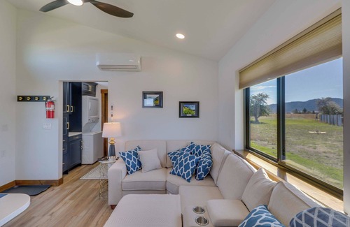 Kalispell Cabin | Mtn-View Tiny Home w/Grill Near Skiing!