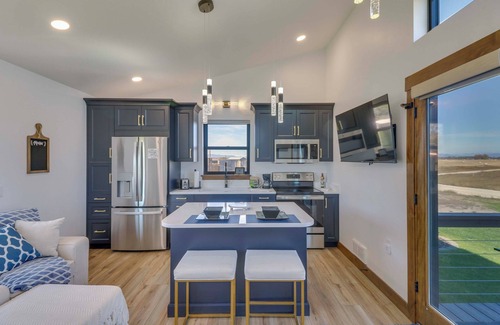 Kalispell Cabin | Mtn-View Tiny Home w/Grill Near Skiing!
