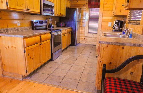 Sevierville Cabin | MTN views! PoolTable, AirHockey, Foosball, HotTub, FirePit; Perfect for FAMILIES
