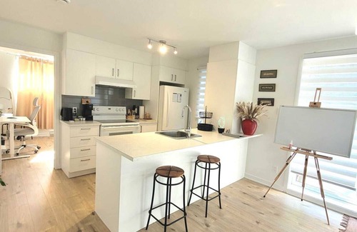 Longueuil Apartment | MTR Apart | Montreal | Hospital | Corporate Stay.